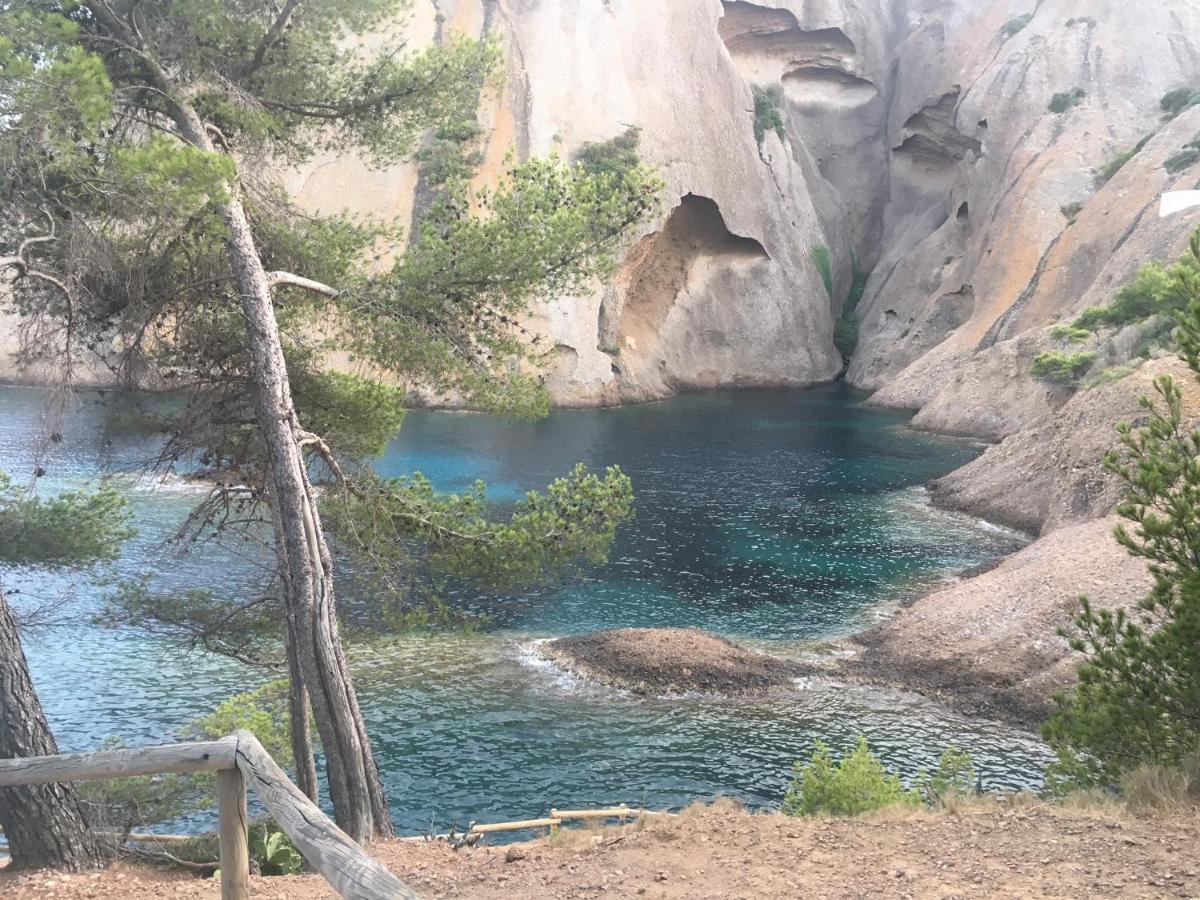 Fanny Wifi Climatise Tout A Pieds 4 Personnes La Ciotat Exteriér fotografie